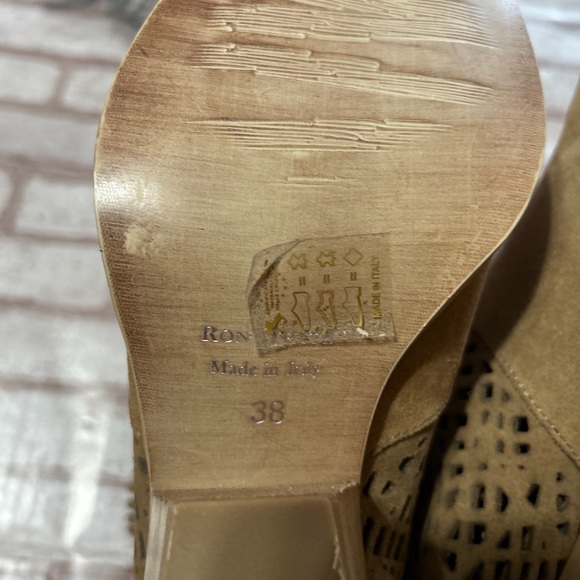 Ron White Laser Cut Antiqued Suede Leather Pointy Toe Booties Sz 8 NWoB - Picture 2 of 8